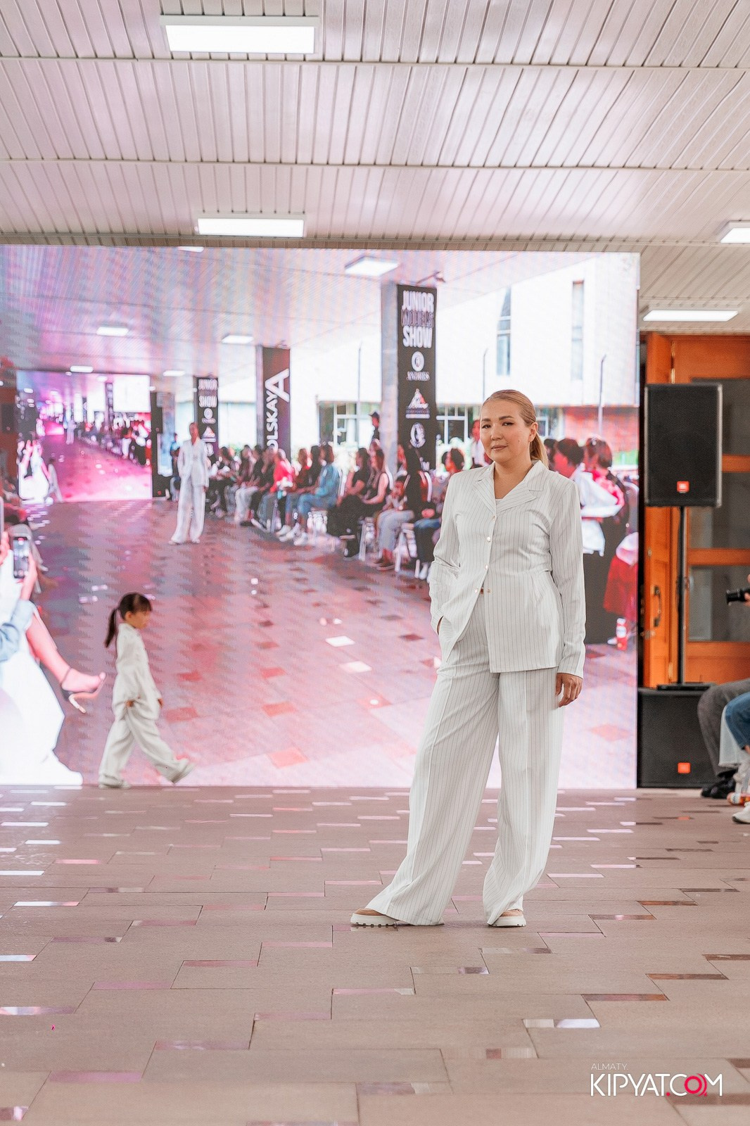 JUNIOR FASHION SHOW. КИПЯТКОМ АЛМАТЫ!