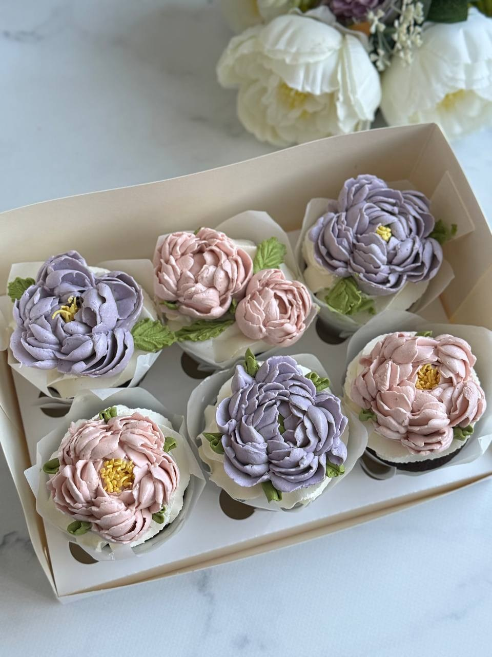 Работы учениц. Аникина Юлия / Кремовая флористика в корейской технике