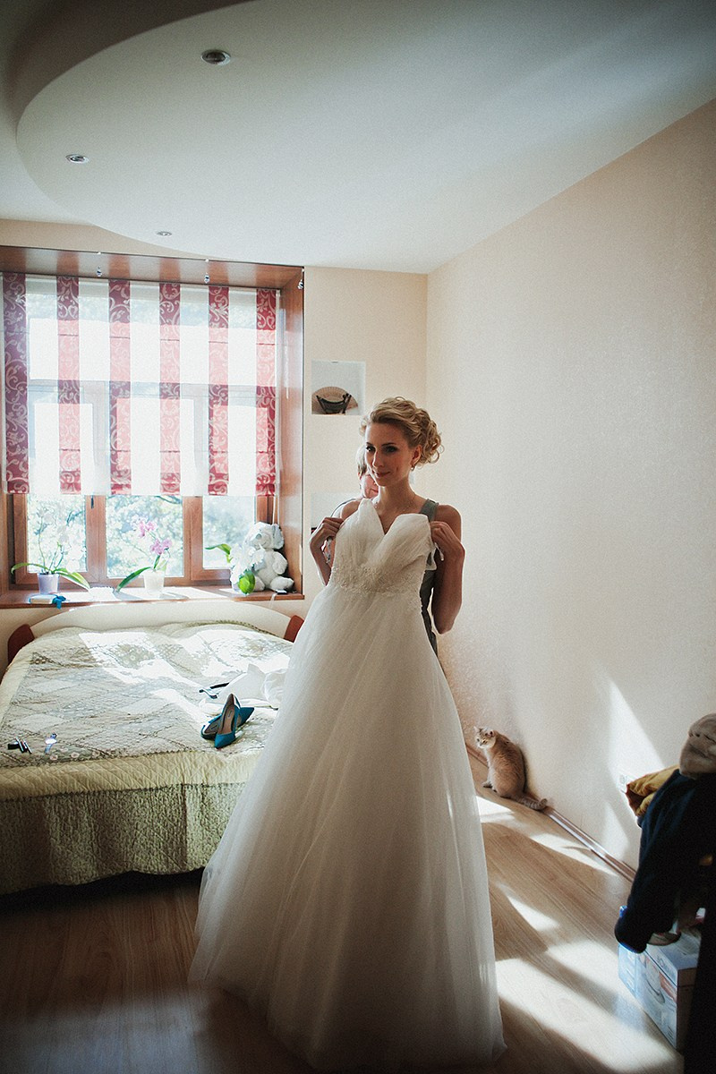 Свадебная прогулка Алекса и Даши. Фотограф крещение венчание в Петербурге! Помогает подобрать храм и посоветовал душевного батюшку в СПб