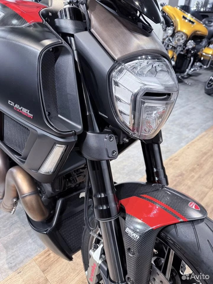 Купить 2015 Ducati Diavel Red Carbon — подробнее на сайте. Hello Davidson, Москва. Только хорошие мотоциклы…