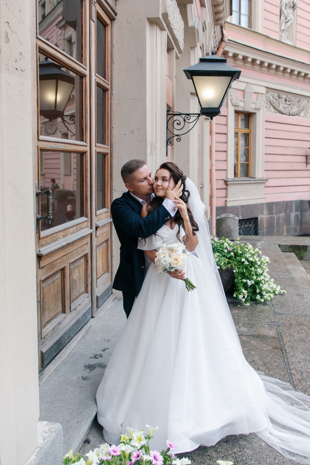 свадьба в спб заказать фотографа, где лучше провести свадьба в спб, свадебный банкетный зал какой выбрать, костюм на свадьбу жених, платье для невесты
