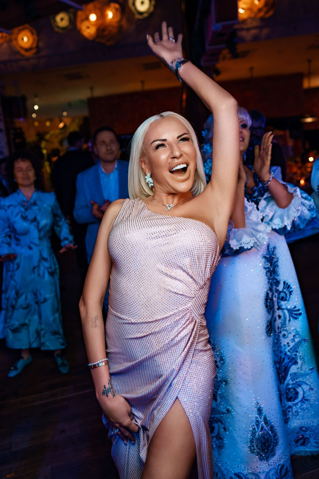 КЛУБНЫЙ И РЕСТОРАННЫЙ РЕПОРТАЖ. Фотограф и видеограф для бизнеса в Москве — фуд, рестораны, интерьер, контент | Sizov Studio