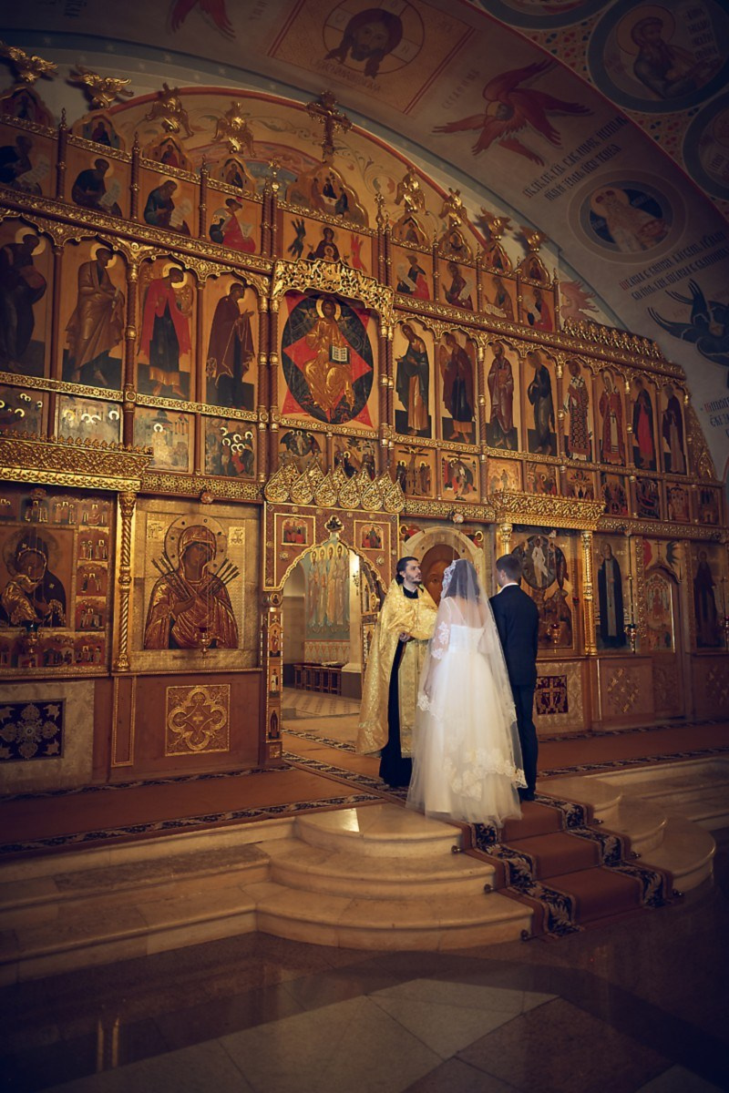 Венчание в главном Храме. Свадебный и репортажный фотограф в Москве и Московской области