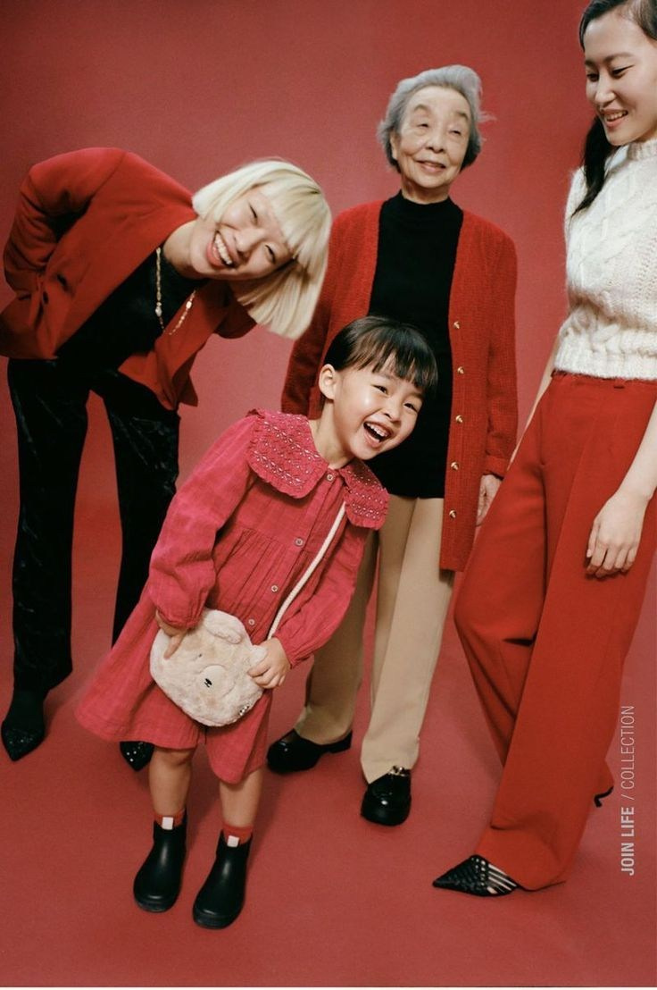 Идеи для новогодней фотосессии в студии на цветном фотофоне. Портретный, свадебный, репортажный фотограф во Владивостоке Юлиана Джули Фокс