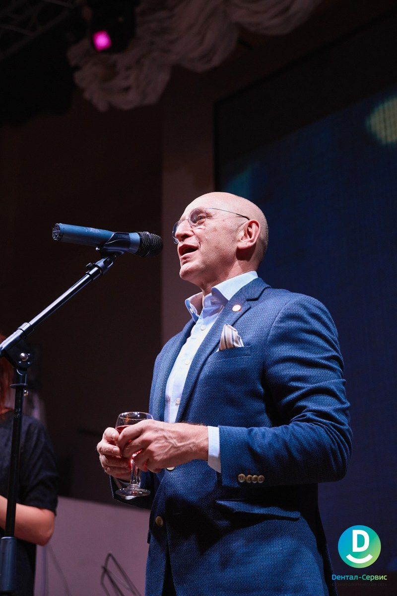 Новогодний корпоративный репортаж Дентал Сервис. Репортажный и женский фотограф в Новосибирске