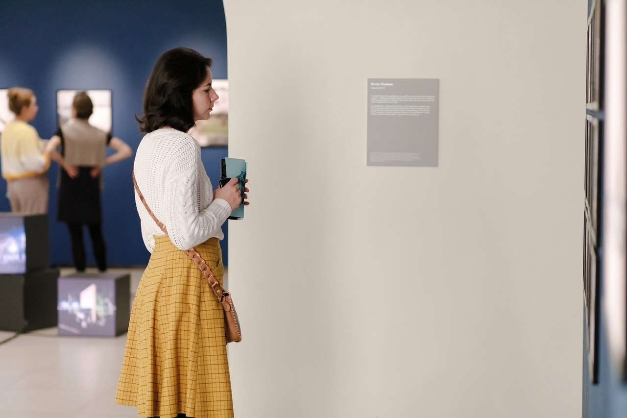 Curatorial and jury work for the Makers of Siberia Photo Prize exhibition in Om…. Елена Аносова — художница и исследовательница, куратор и лектор