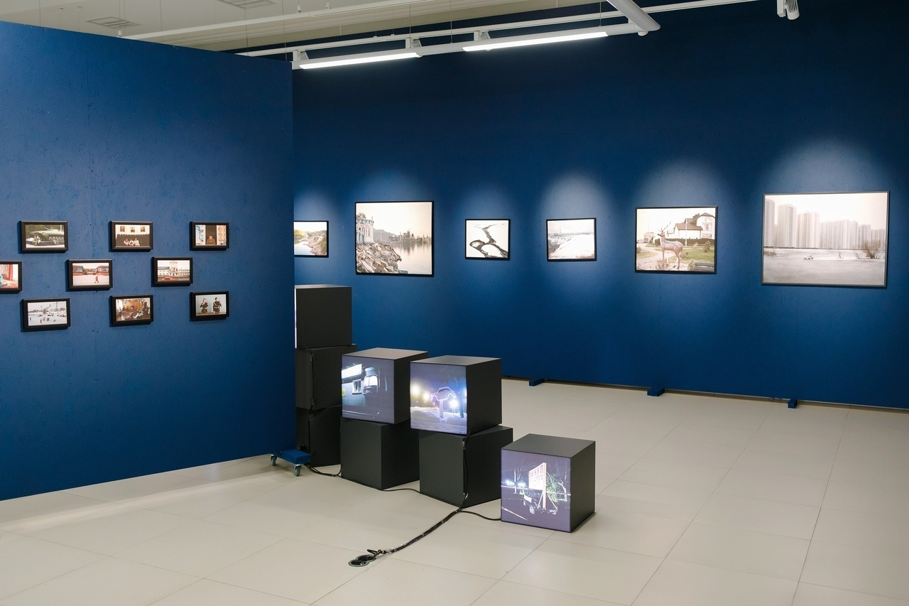 Curatorial and jury work for the Makers of Siberia Photo Prize exhibition in Om…. Елена Аносова — художница и исследовательница, куратор и лектор