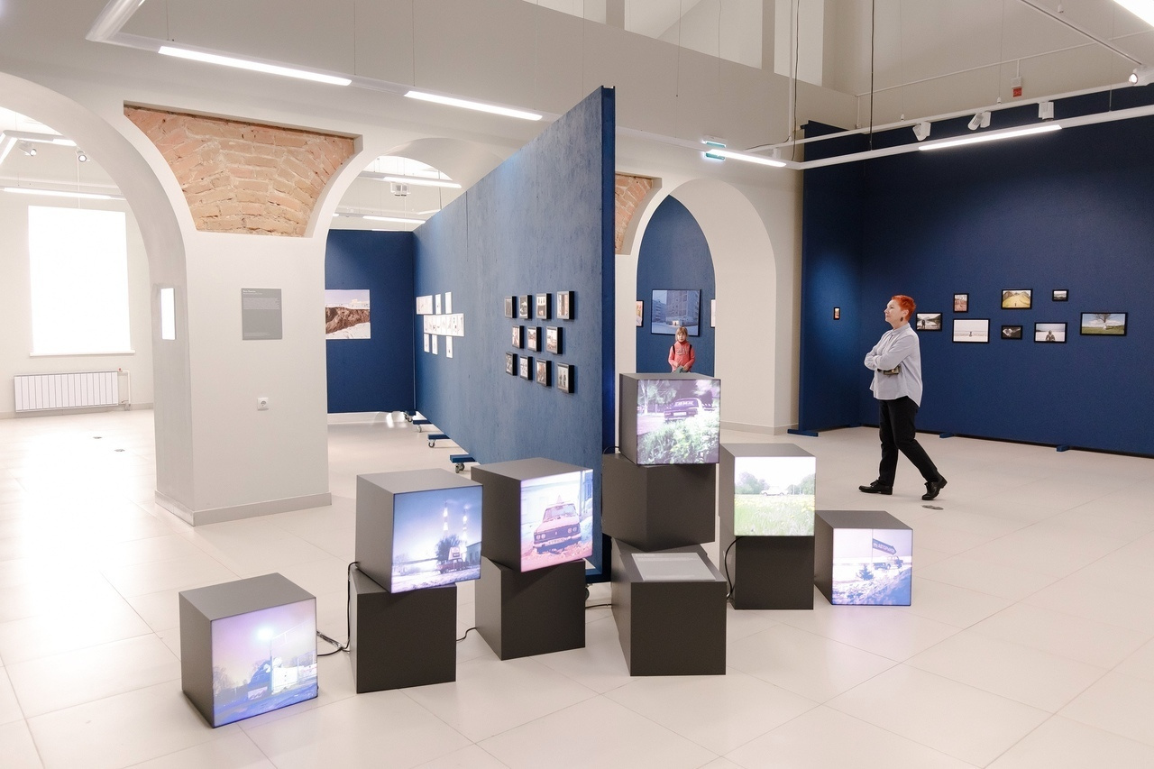 Curatorial and jury work for the Makers of Siberia Photo Prize exhibition in Om…. Елена Аносова — художница и исследовательница, куратор и лектор