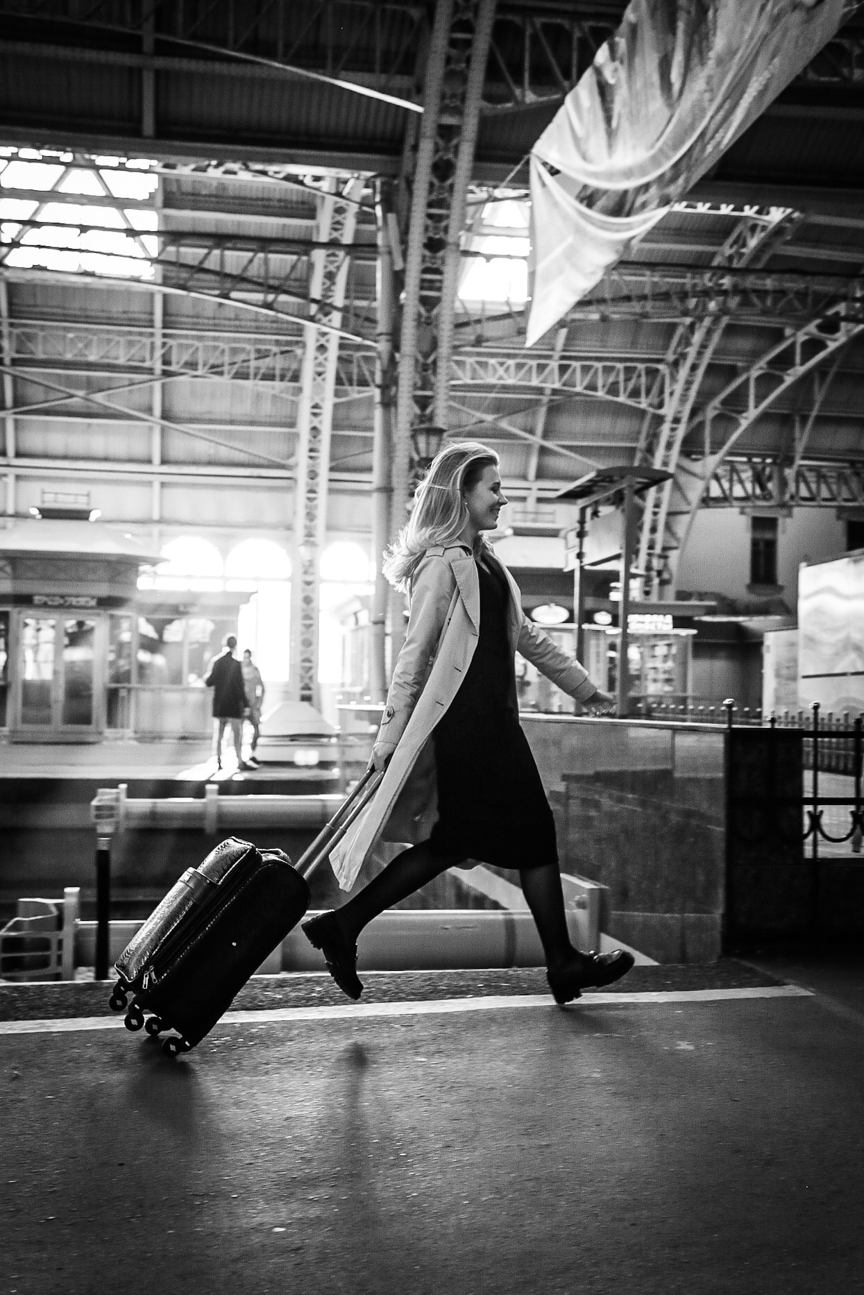 Уличная фотосессия Витебский вокзал Санкт-Петербург. Фотограф Санкт-Петербург и Владивосток