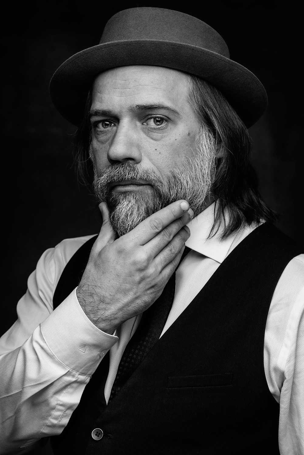 U-ray: Художественный чёрно-белый портрет. U-ray