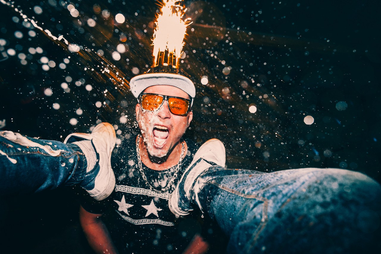 Современная концептуальная фотография о теле, уязвимости и идентичности. Визуальная практика на стиле честности, пост-иронии и искусства.Рекламная фотография, Концептуальная фотография, Современный художник, Психология, Коммерческий фотограф, Репортажный фотограф, Стрит фотография, Арт, Сюрреализм, Мобильная фотография, Снято на айфон, Дима Бурза