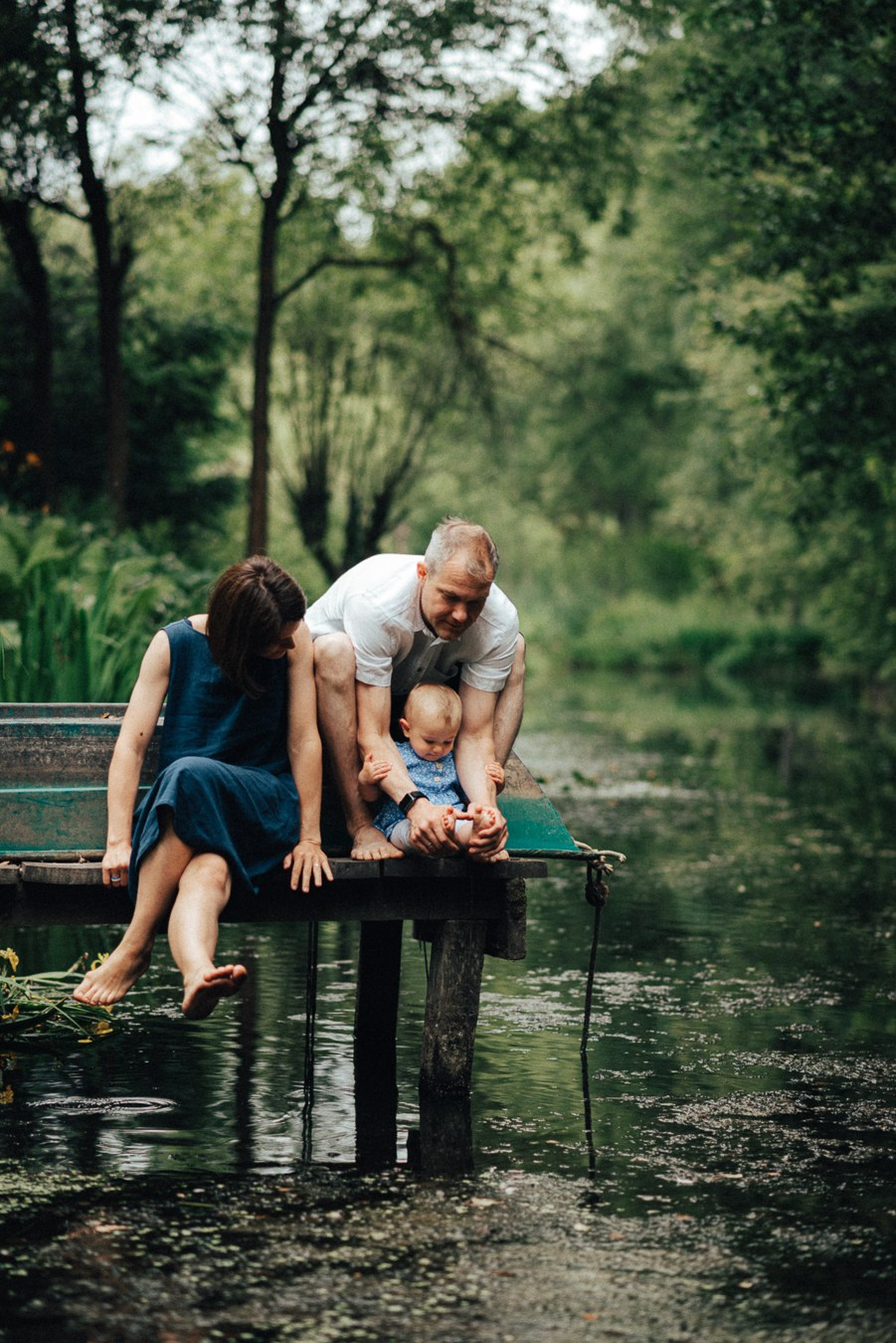 Коля, Ксюша, Саша, Андрей, Кира и бабушки | на даче