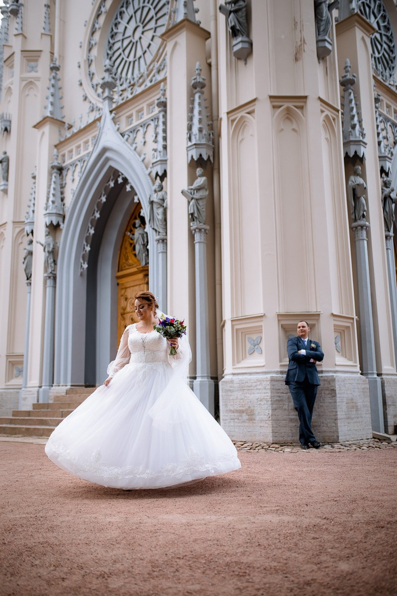 Свадебная фотосессия на улице. Свадебный фотограф в Санкт-Петербурге Антон Владимиров
