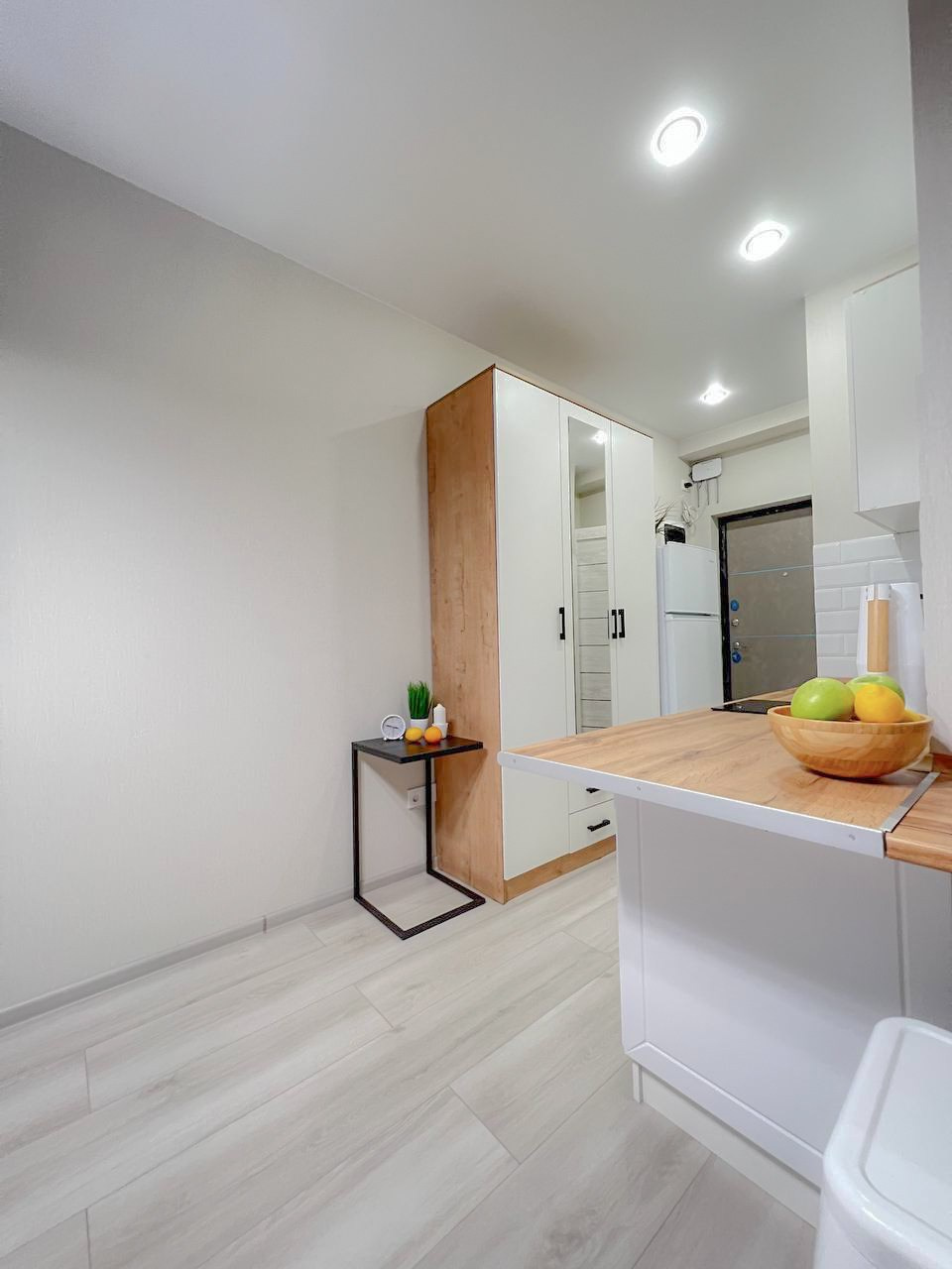 Уютная, стильная квартира-студия с балконом в новом современном жилом комплексе!. Квартиры посуточно, длительно в Сочи, LARA APART GROUP