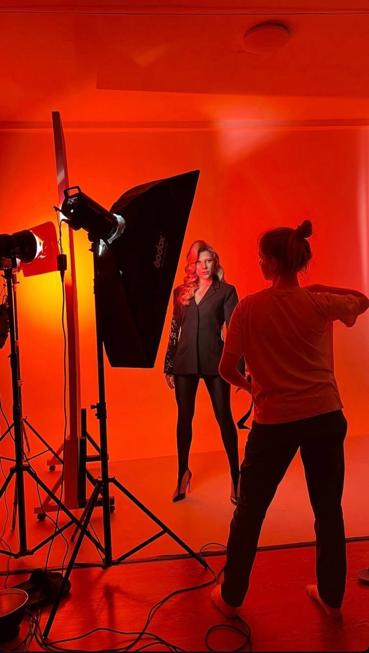 Зал с Белой циклорамой «White». BACKSTAGE фотостудия