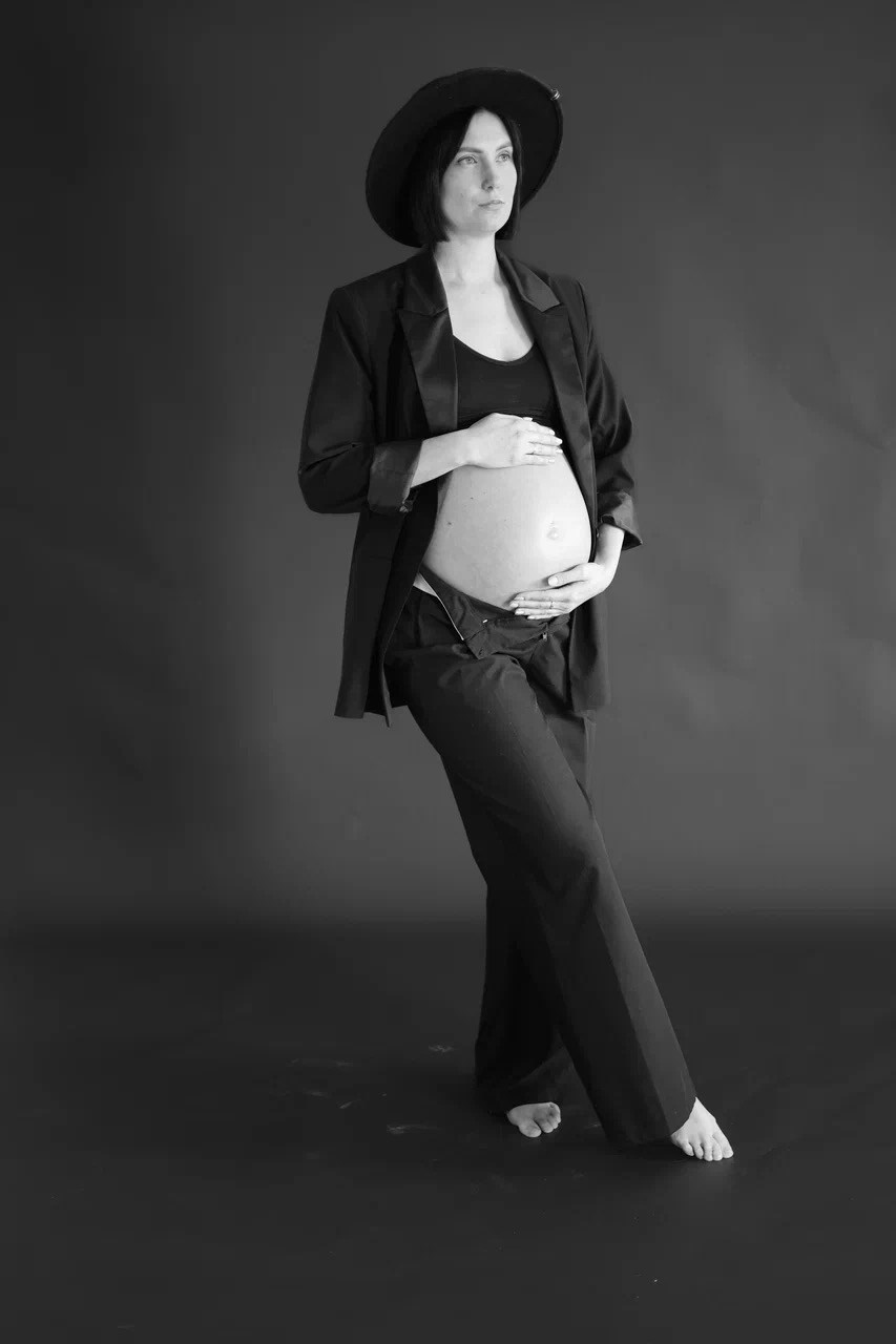 Фотосессия Нади в черном стиле. Фотограф ANNA GEREIHAN