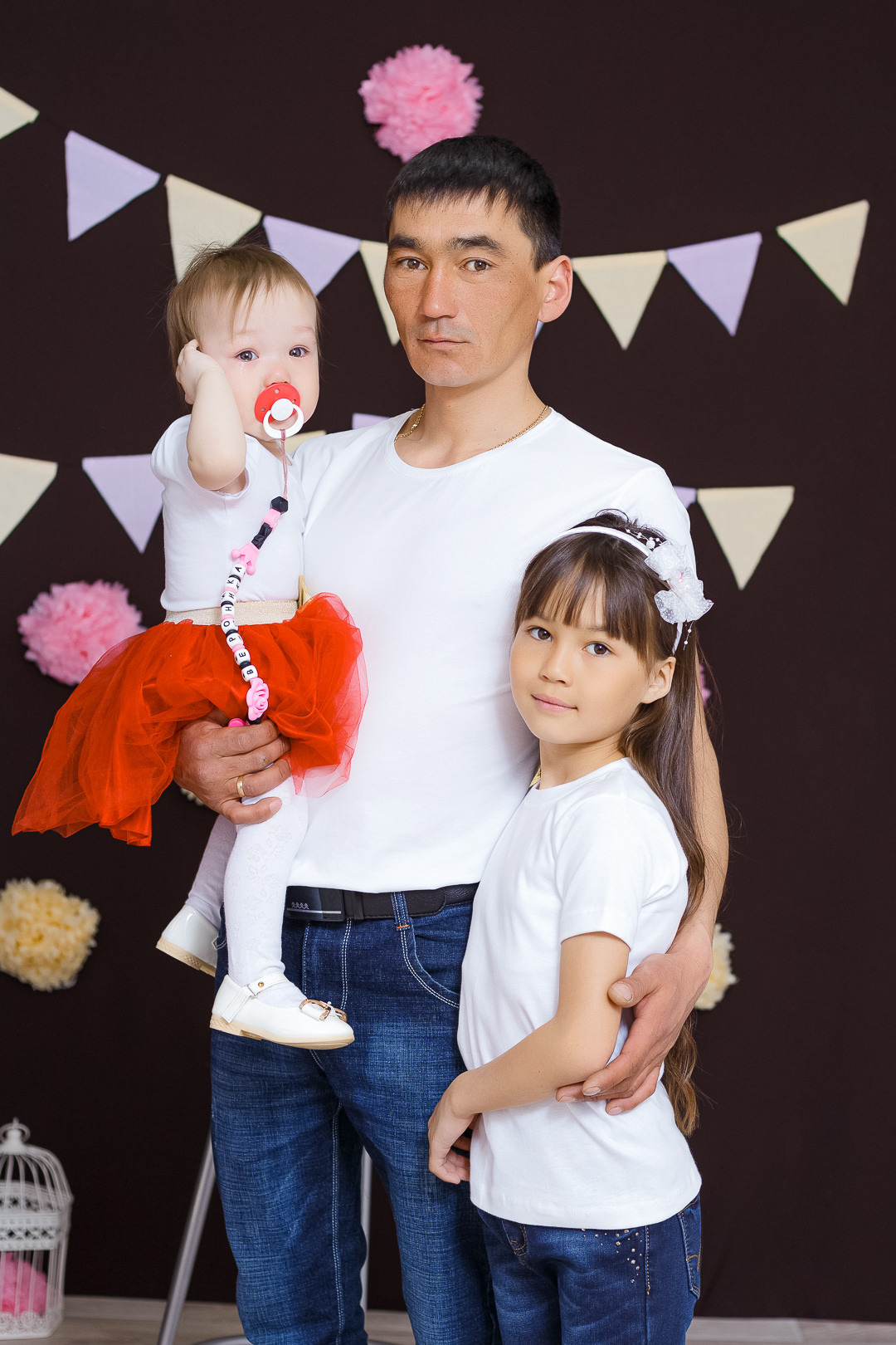 Папа и дочки семейная фотосъемка в Таганроге