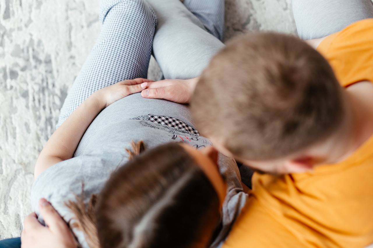 Фотосессия беременности в студии для Виктории и ее семьи. Свадебный, семейный, brand фотограф в Краснодаре Макарова Ксения