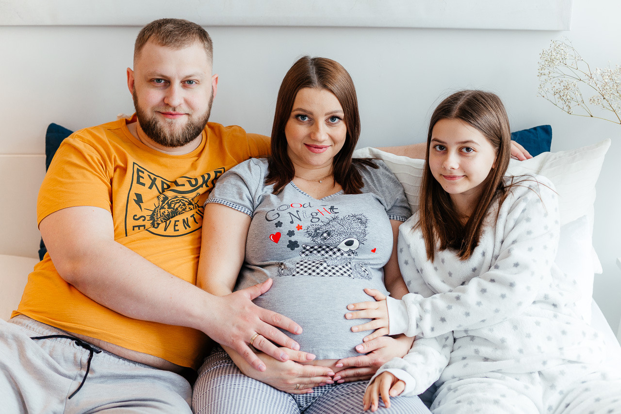 Фотосессия беременности в студии для Виктории и ее семьи. Свадебный, семейный, brand фотограф в Краснодаре Макарова Ксения