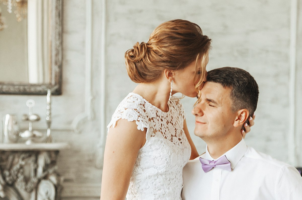 свадебный торт заказать, свадебный букет купить, костюм для жениха на свадьбу, свадебный салон спб, бутоньерка на свадьбу, где провести свадьбу в спб