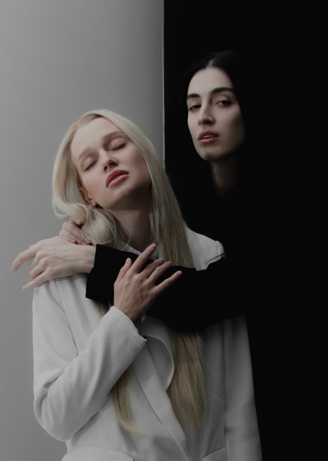 Черное и белое. Фотограф Anita Mivchas