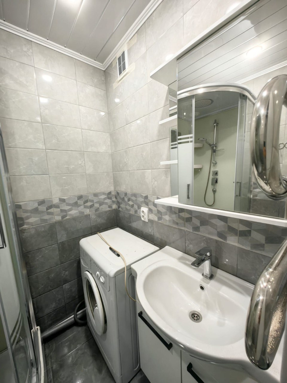 Ванная комната (ул. Амирхана д. 28). Ремонт санузла, туалета, ванной под ключ в Казани. Укладка плитки