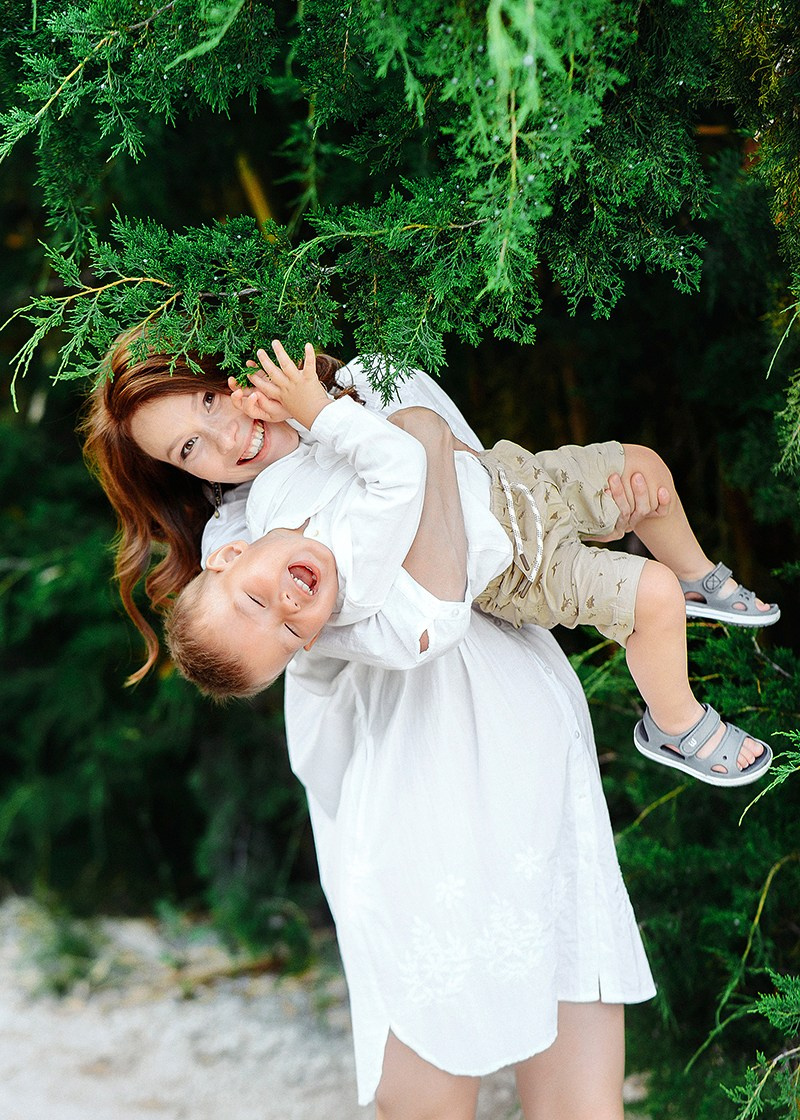 Семейная фотосессия в Сириусе и Адлере. Фотограф в Адлере, Сириусе, Красной Поляне — лавстори, семейные и индивидуальные фотосессии