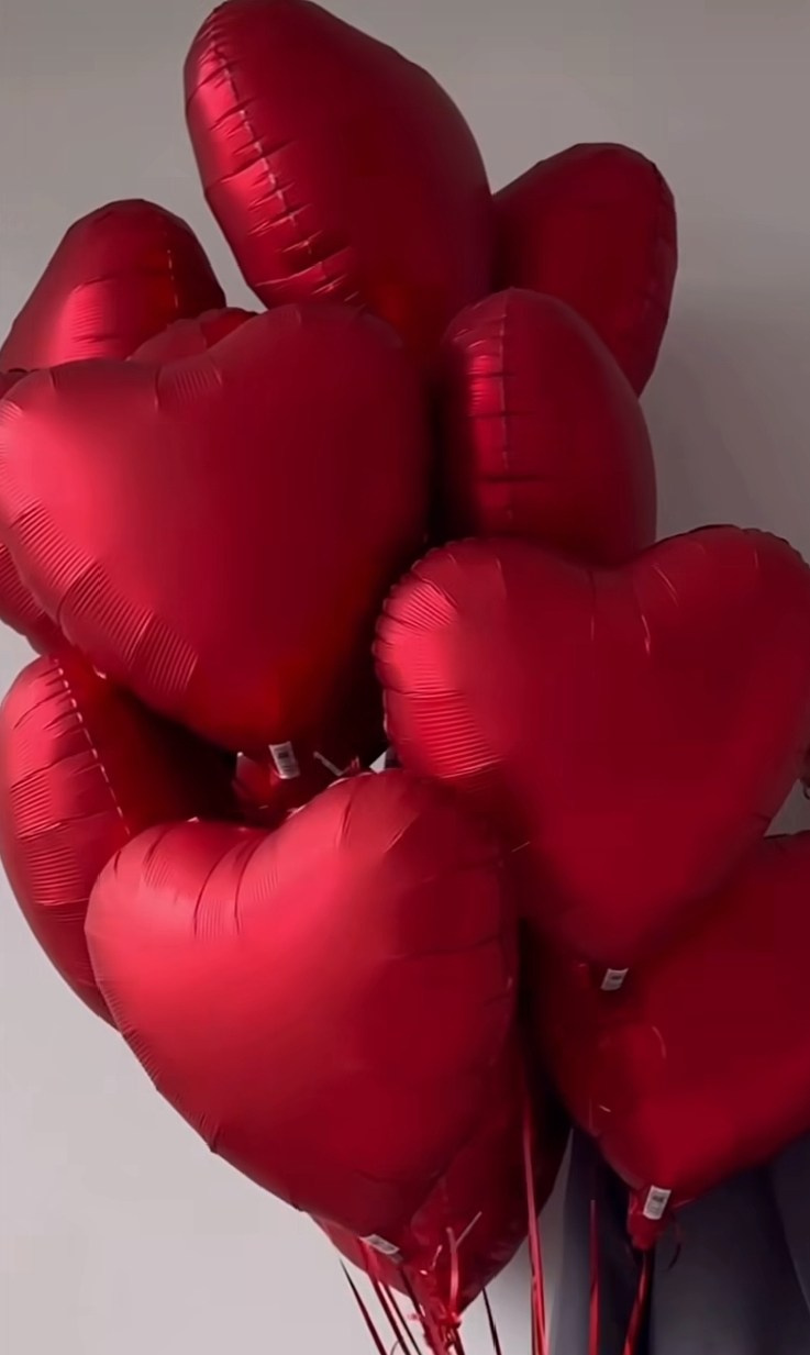 Воздушные шары на день Святого Валентна на 14 февраля. Аэродизайнер Елена Лин