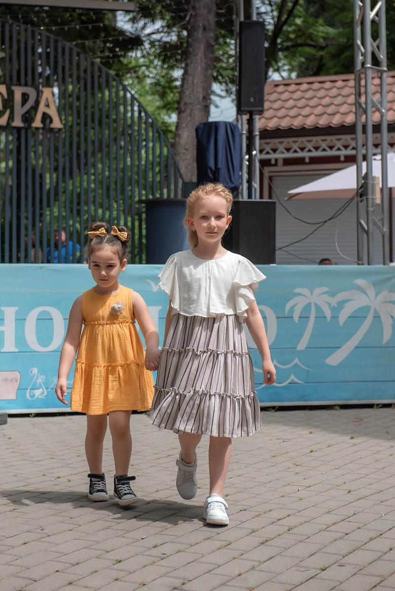 Парк Ривьера дефиле HAPPYkids. Семейный и коммерческий фотограф в Сочи Александр Бодунов