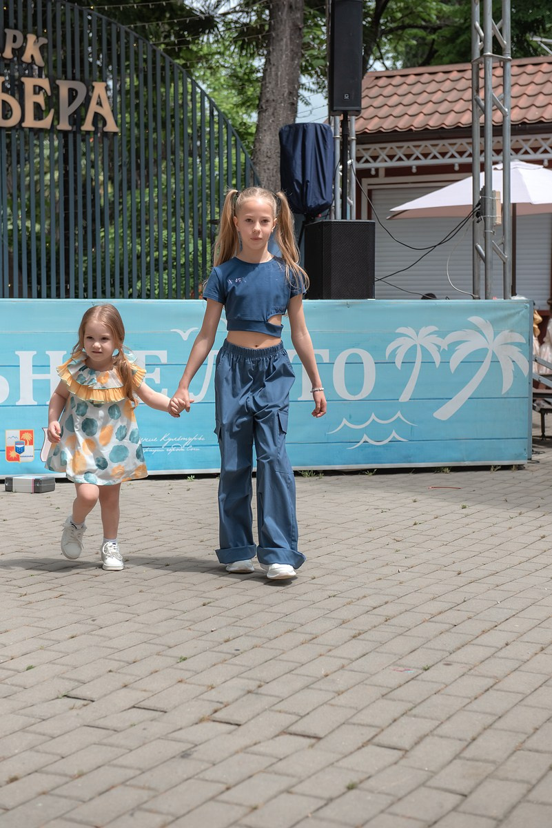 Парк Ривьера дефиле HAPPYkids. Семейный и коммерческий фотограф в Сочи Александр Бодунов