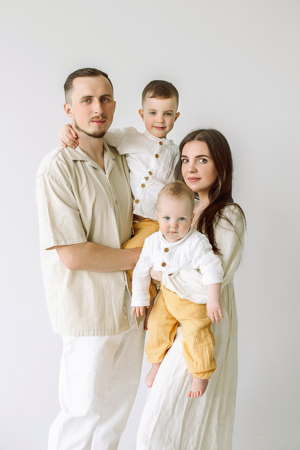 Семья, студия. Портретный и семейный фотограф в Минске