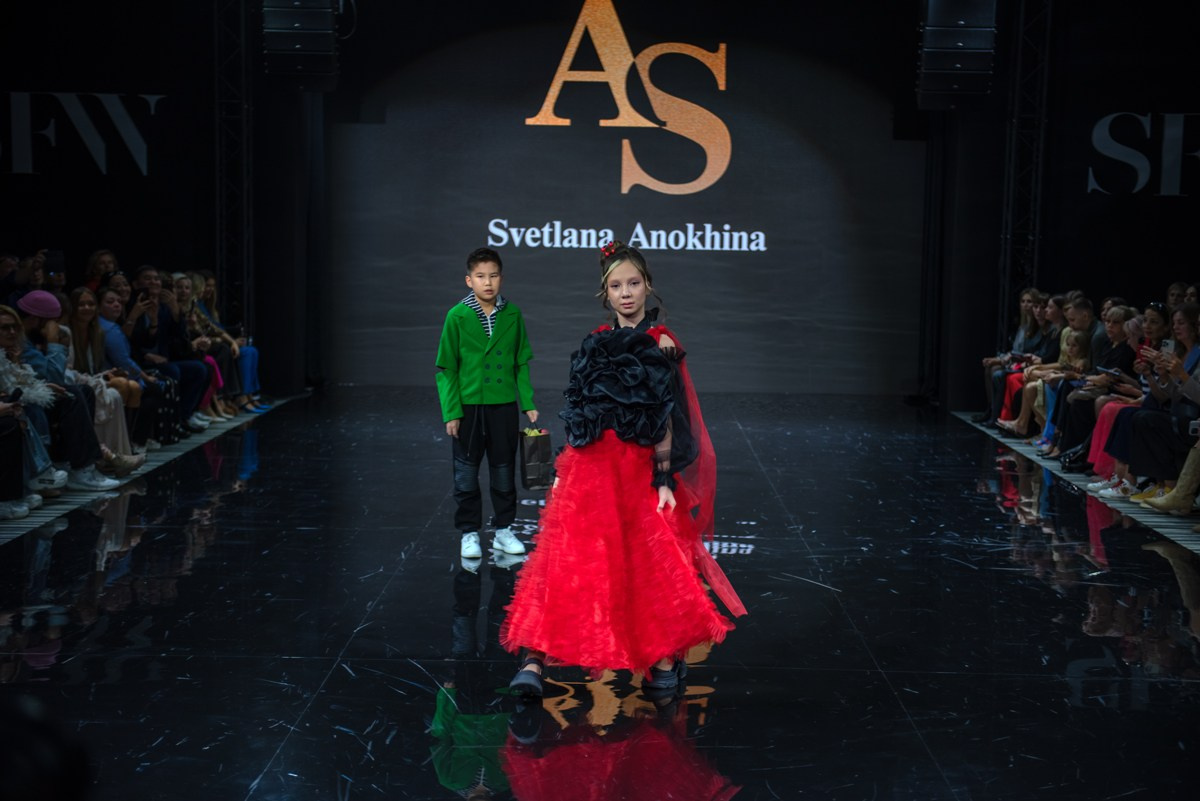 SochiFashionWeek2024 дизайнер Анохина Светлана. Семейный и коммерческий фотограф в Сочи Александр Бодунов