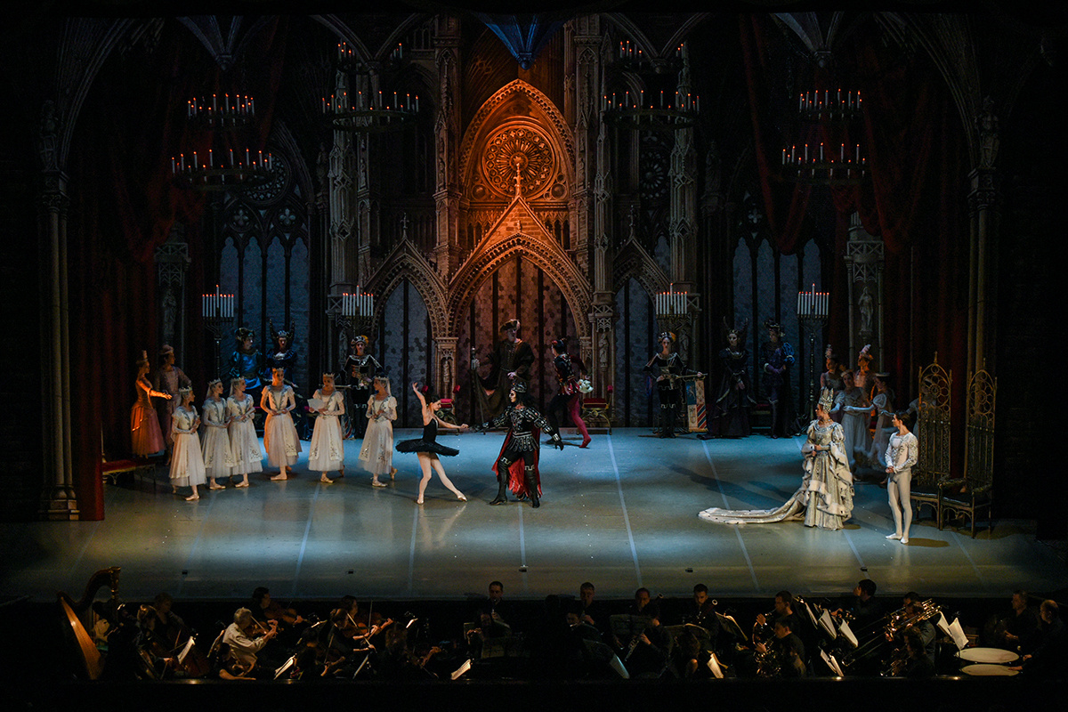 Лебединое озеро в Театре им. Ленсовета‎. Репортажный фотограф в Москве и Санкт-Петербурге Артем Лунев