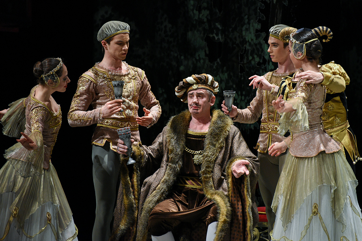 Лебединое озеро в Театре им. Ленсовета‎. Репортажный фотограф в Москве и Санкт-Петербурге Артем Лунев