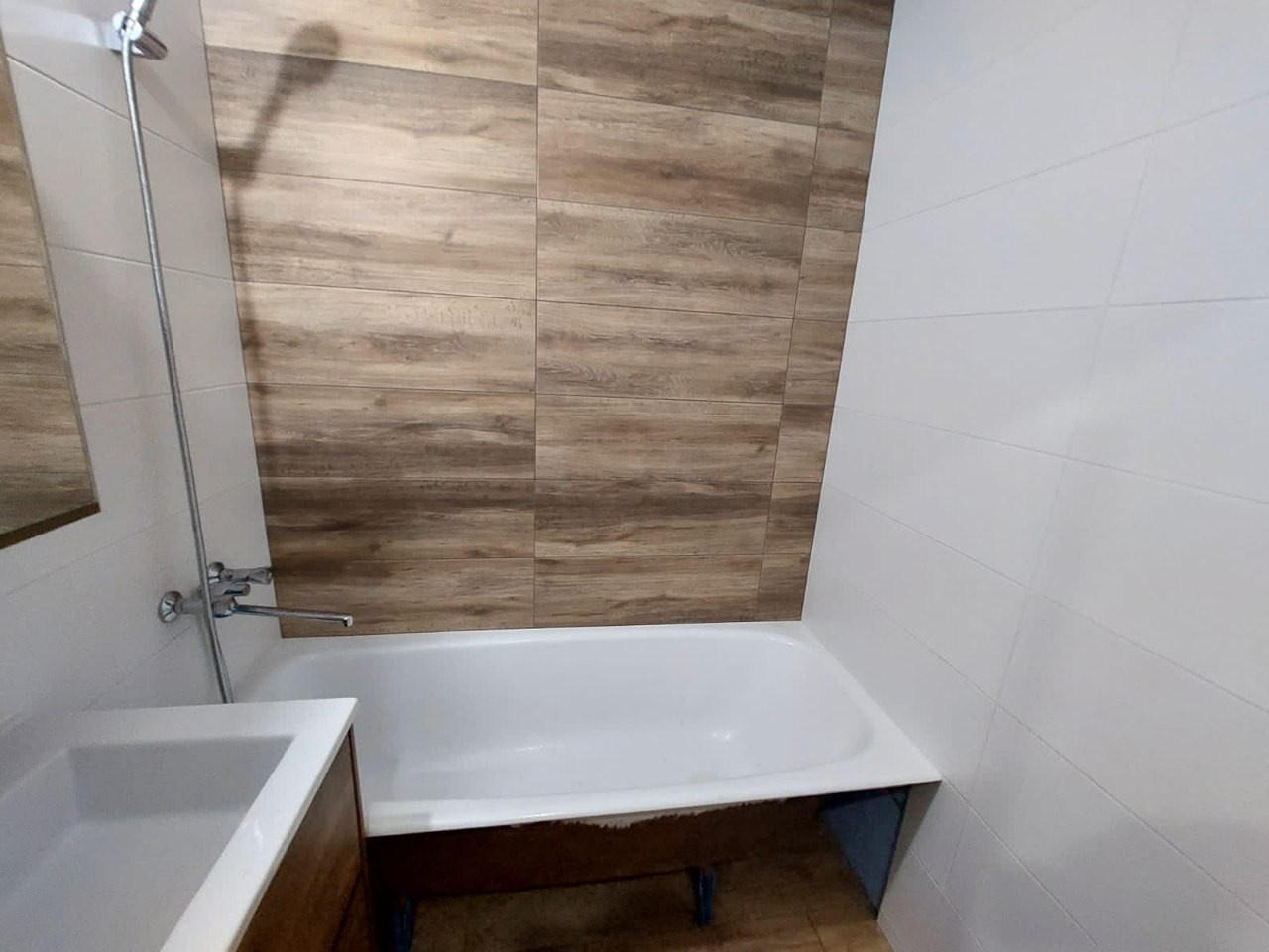 Ванная комната с раздельным санузлом (ул. Ф. Амирхана д. 79). Ремонт санузла, туалета, ванной под ключ в Казани. Укладка плитки