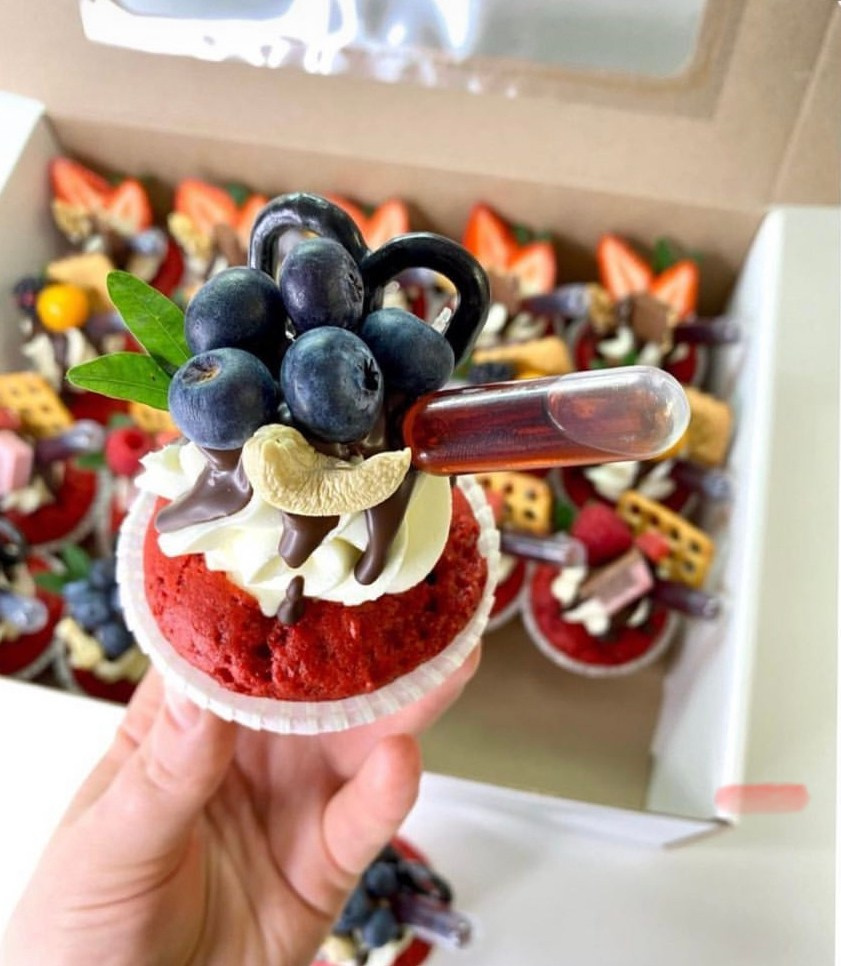 Капкейки фуршетные с алкоголем. Katyasugarsugar капкейки, зефир, торты Москва
