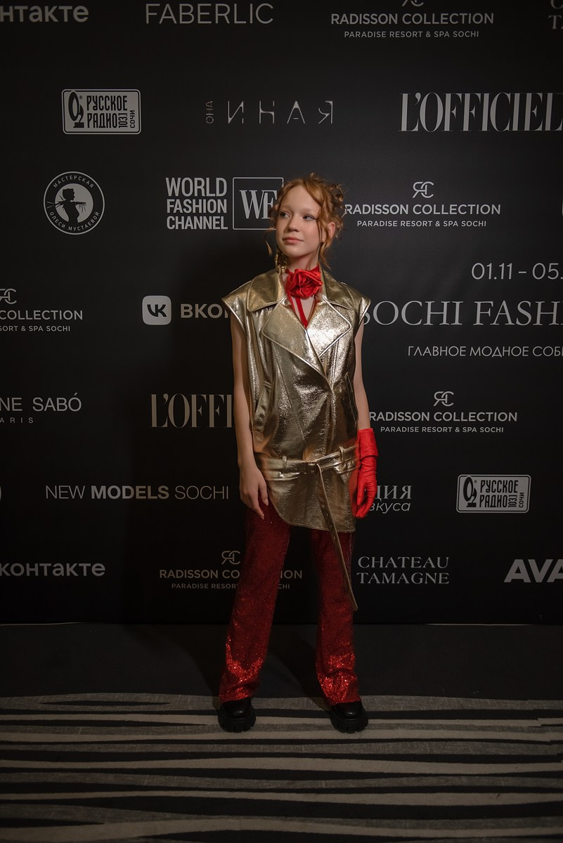 SochiFashionWeek2024 дизайнер Анохина Светлана. Семейный и коммерческий фотограф в Сочи Александр Бодунов