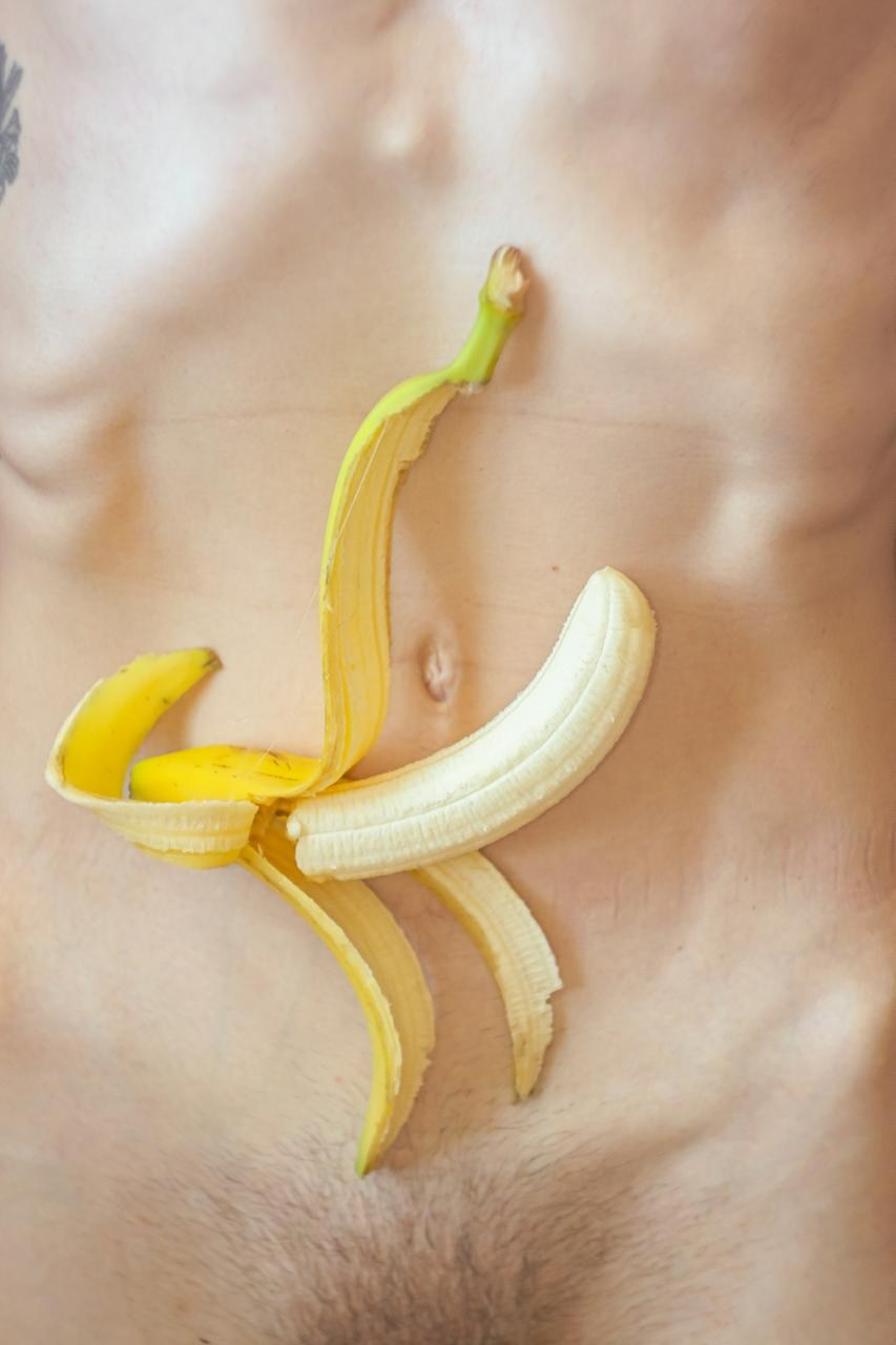 Pink banana eggs. Софа Катастрофа, Одичание. фотохудожница, креативный продюсер, автор. Nude, eros, портретный фотограф