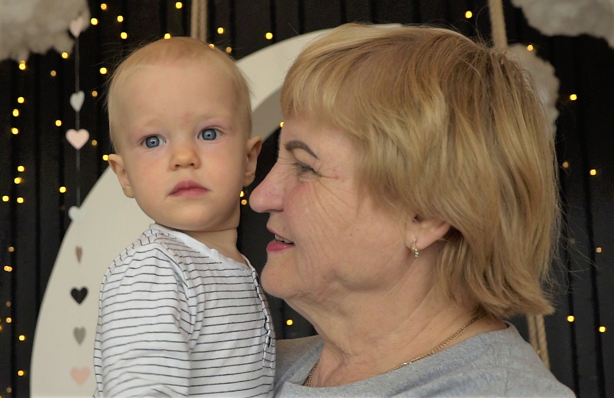 Видеосъемка многодетной семьи в студии. Видеограф Осинина Татьяна — видеосъемка в Москве