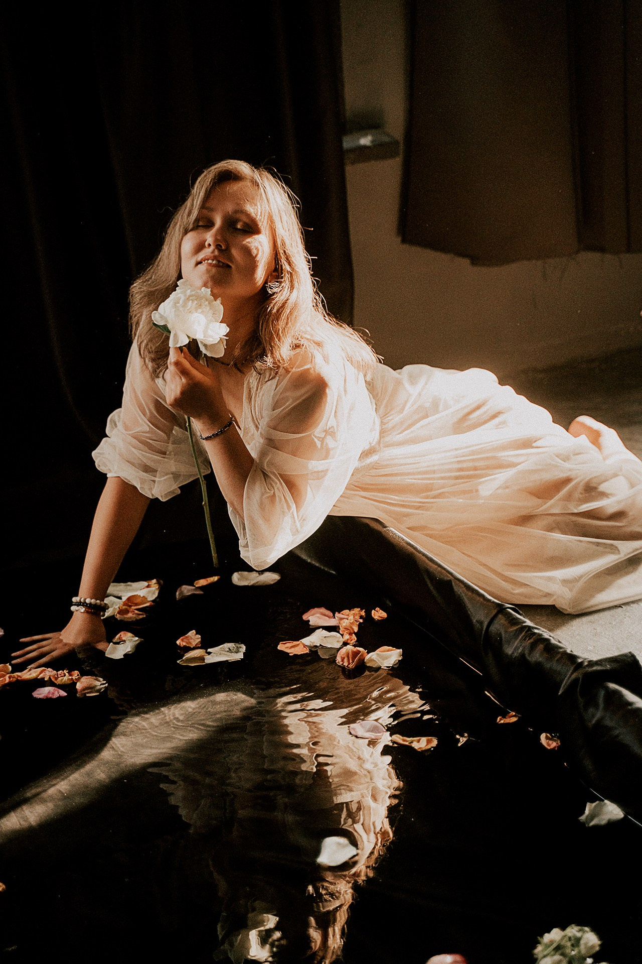 Алина инструктор йоги. Семейный и женский фотограф, контент фотосессия в Екатеринбурге