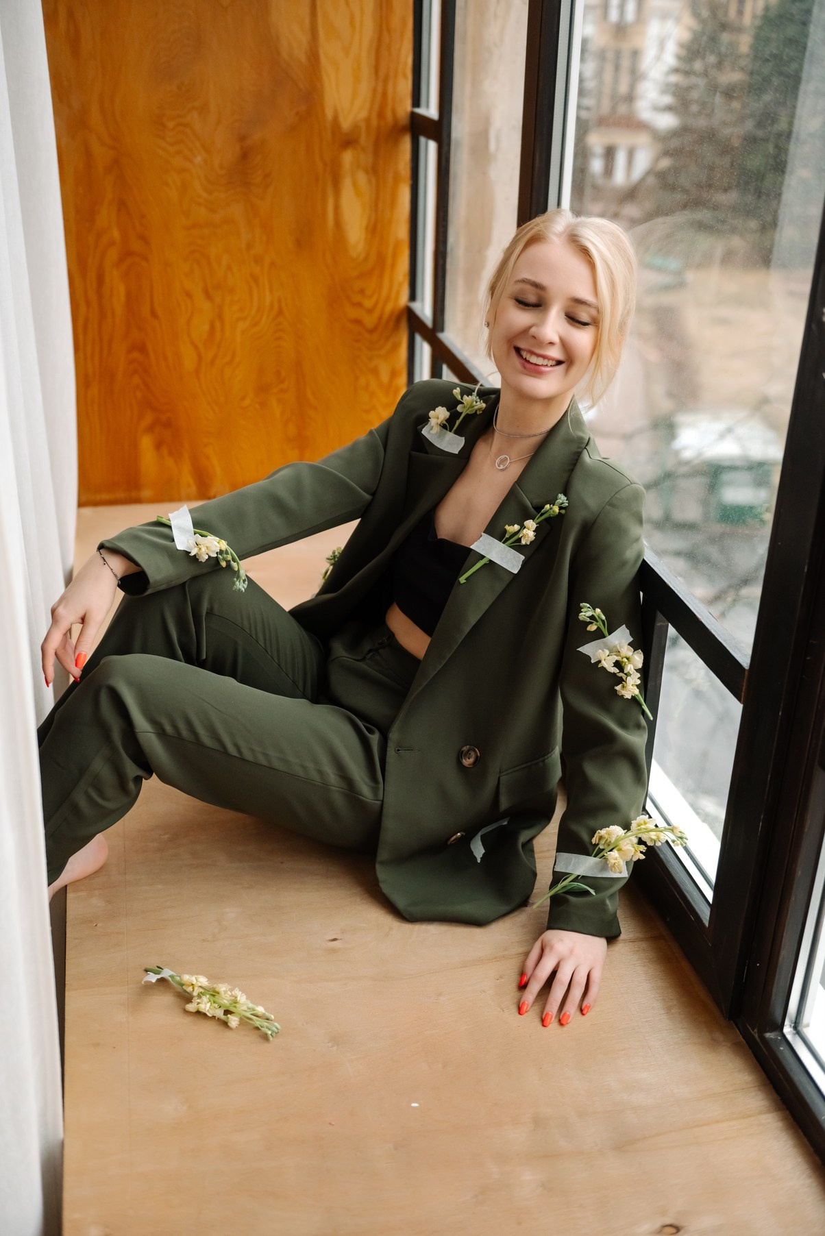 Индивидуальная. Деловой образ с цветами. Свадебный и сеейный фотограф в Санкт-Петербурге Елена Худякова