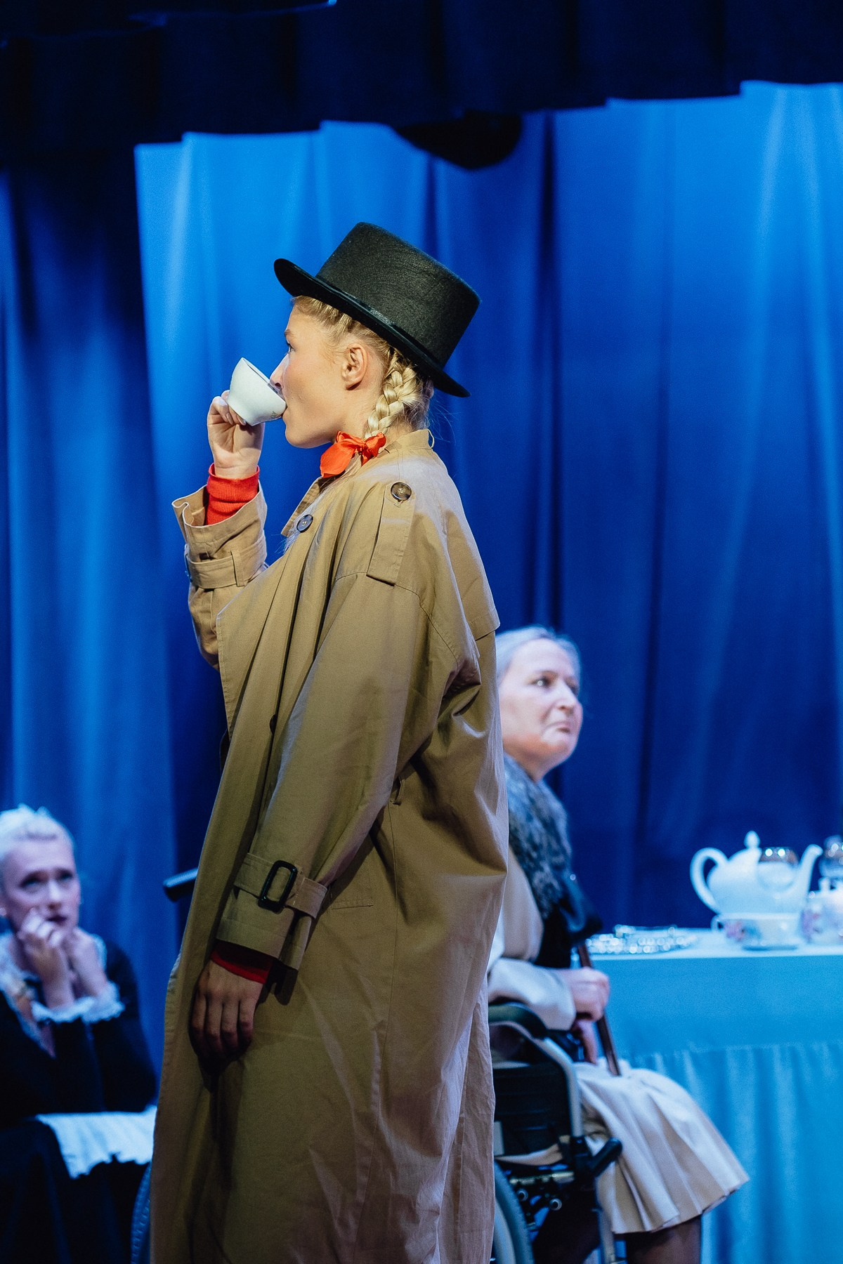 Театр Дом 8 Любящих женщин. Главная