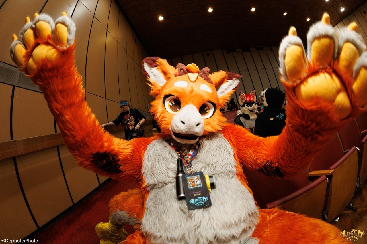 United Furry Convention 2026. Различные мероприятия и просто фотографии людей
