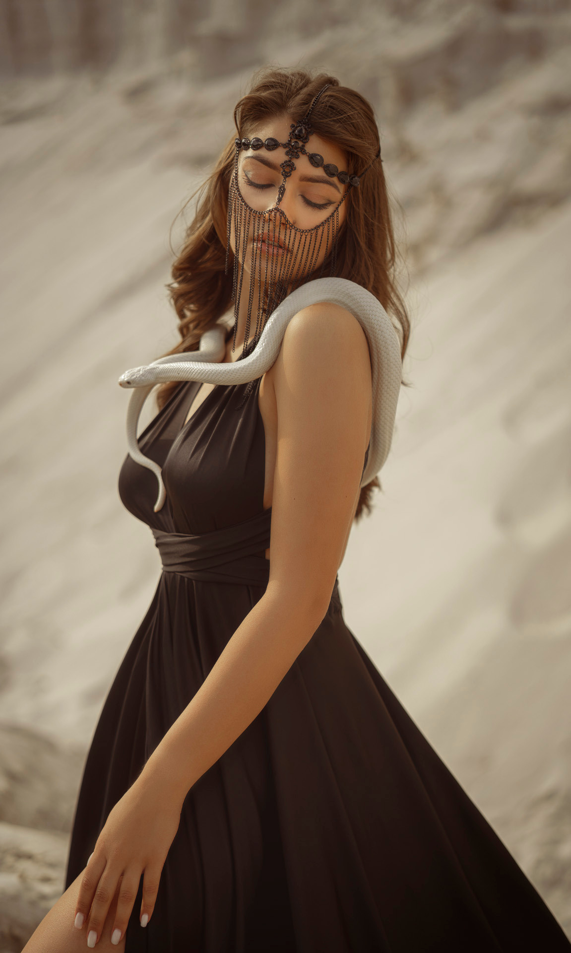 Лиза и змея. Фотограф Сергей Танков