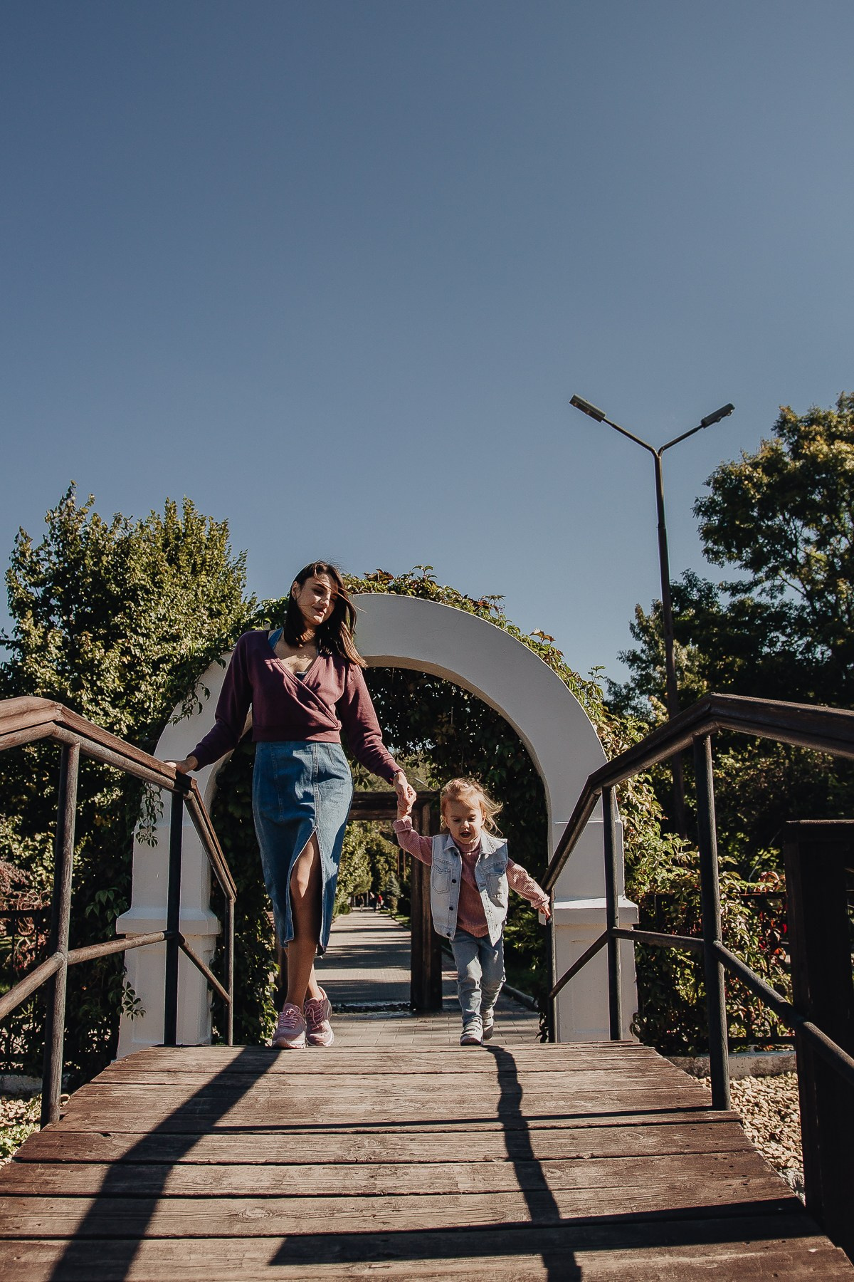 Даша с малышкой — улыбки у воды. Семейный фотограф Новороссийск, Анапа, Геленджик — Юлия Давыдова