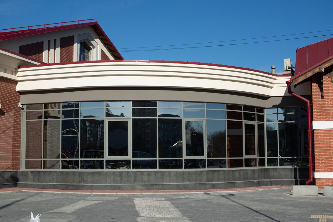 Железнодорожный вокзал в Бердске. Фотограф Сергей Сергеев