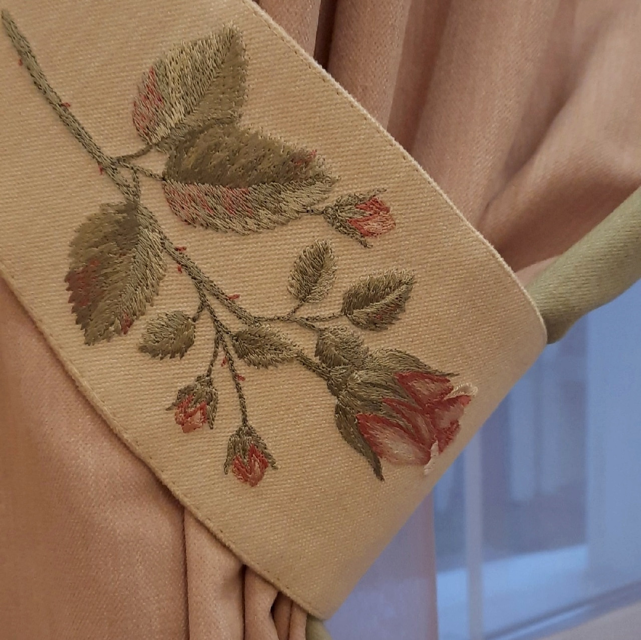 Шторы классика заказать СПб. Шторы на заказ в СПб. Выезд дизайнера, карнизы, жалюзи и рулонные шторы