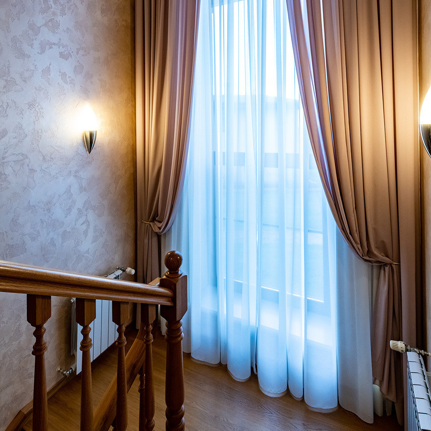 Шторы для загородного дома. Шторы на заказ в СПб. Выезд дизайнера, карнизы, жалюзи и рулонные шторы