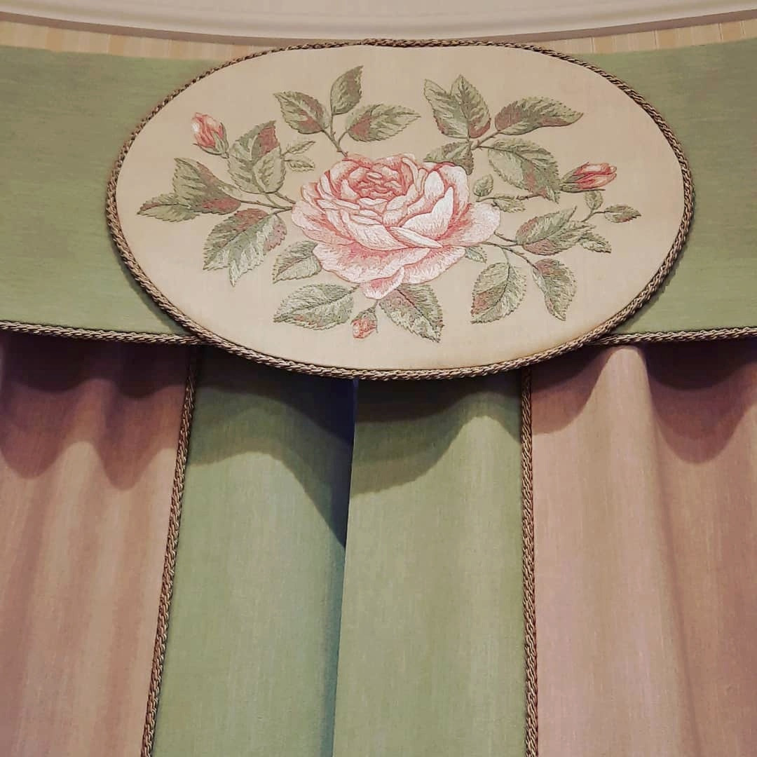 Детские шторы заказать в СПБ. Шторы на заказ в СПб. Выезд дизайнера, карнизы, жалюзи и рулонные шторы