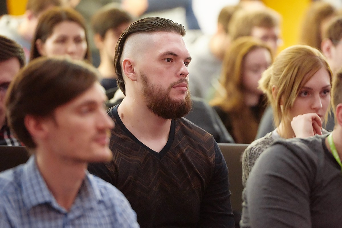 Нейромонах Феофан в Avito. Репортажный фотограф в Москве Вадим Францев